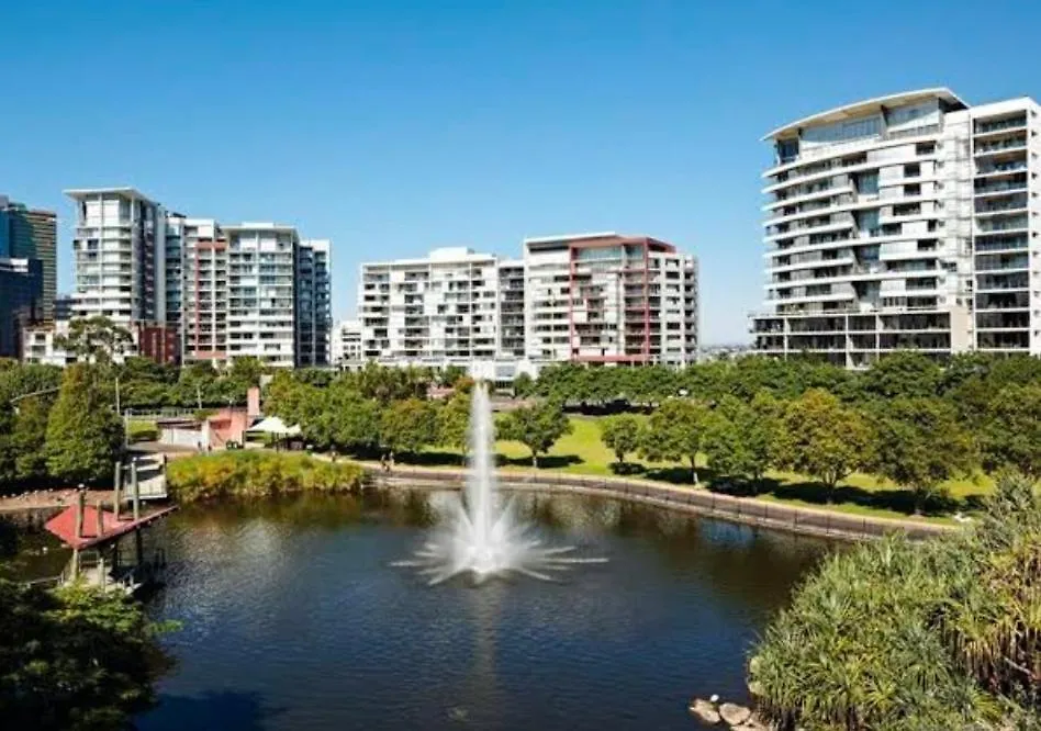 Hilltop Brisbane Cbd Suite Apartment